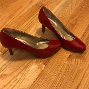 Kelly&katie size 7.5 red heals